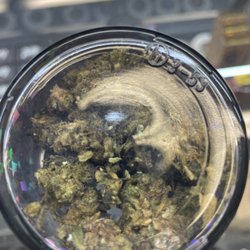 2 P’s Smoke Shop