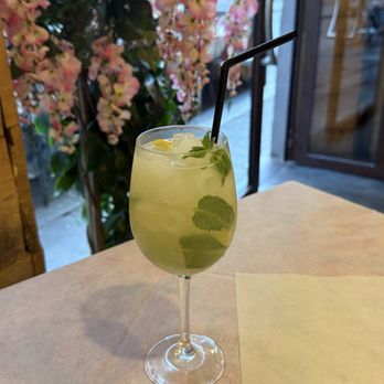 Indian Palace - Lemoncello spritz - Indian Near Me - Florence, FI Indian Palace - Lemoncello spritz - Indian Near Me - Florence, FI