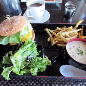 Six Seven Restaurant - Wagyu burger bento box - New American Near Me - Seattle, Washington