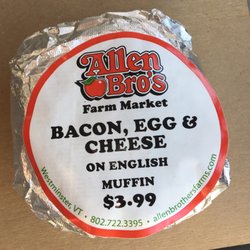 Allen Brothers Farm Market - Breakfast sandwich: Dee-lish!