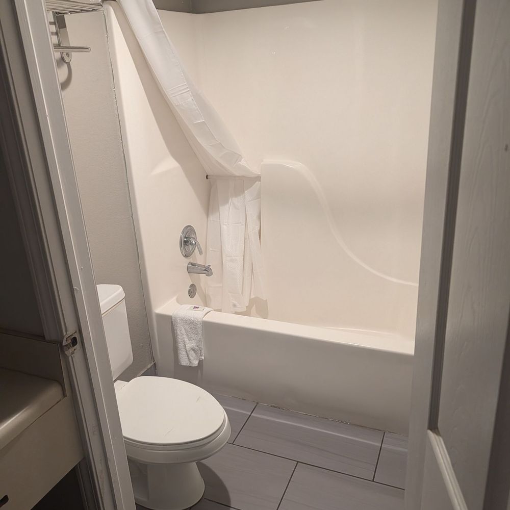 Motel 6 - Ozark - Decent bathroom worked clean enough. - Hotels Near Me - Ozark, Arkansas Motel 6 - Ozark - Decent bathroom worked clean enough. - Hotels Near Me - Ozark, Arkansas