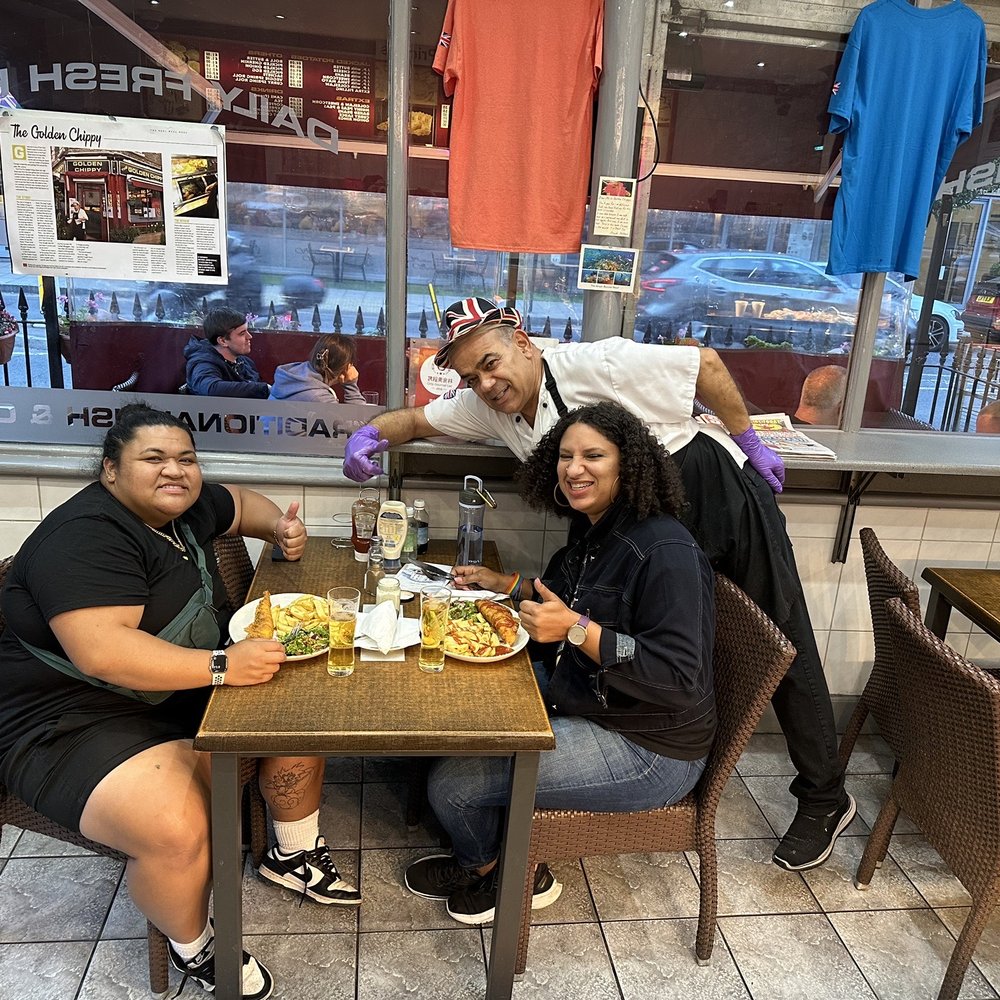 The Golden Chippy - Chef Chris is so warm!! - Fish & Chips Near Me - London, XGL The Golden Chippy - Chef Chris is so warm!! - Fish & Chips Near Me - London, XGL