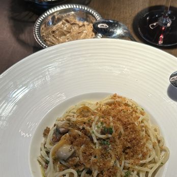 Giovedi - Spaghetti Vongole - Asian Fusion Near Me - Honolulu, Hawaii Giovedi - Spaghetti Vongole - Asian Fusion Near Me - Honolulu, Hawaii