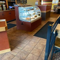Aladdin's Eatery - Bainbridge - Dessert display case