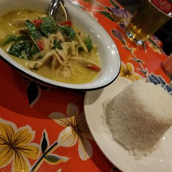 Si Lom Thai Bistro - Thai Near Me - Toronto, Ontario Si Lom Thai Bistro - Thai Near Me - Toronto, Ontario
