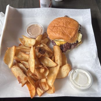 Crave Café - Smash burger with crisps - Creperies Near Me - Sherman Oaks, California Crave Café - Smash burger with crisps - Creperies Near Me - Sherman Oaks, California