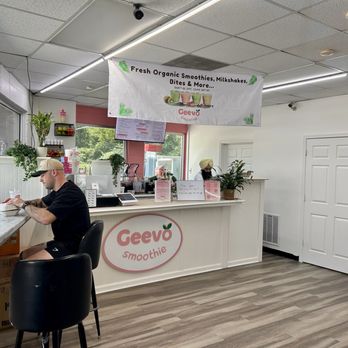 Geevo Smoothie - Inside smoothie shop - Juice Bars & Smoothies Near Me - Cumming, Georgia