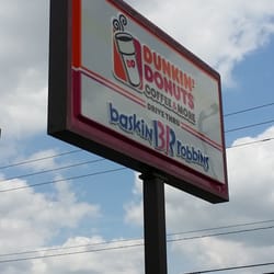 Baskin Robbins - Street sign