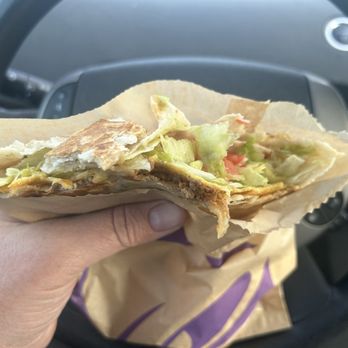 Taco Bell - This is how much meat they put in my Crunchwrap supreme. Sad. - Fast Food Near Me - Kuna, Idaho Taco Bell - This is how much meat they put in my Crunchwrap supreme. Sad. - Fast Food Near Me - Kuna, Idaho