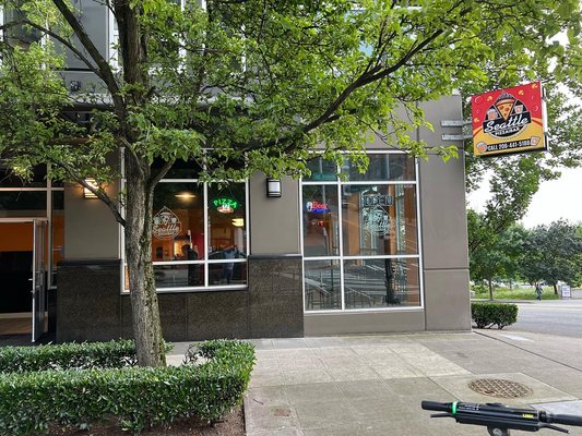 Seattle Pizza and Bar by null