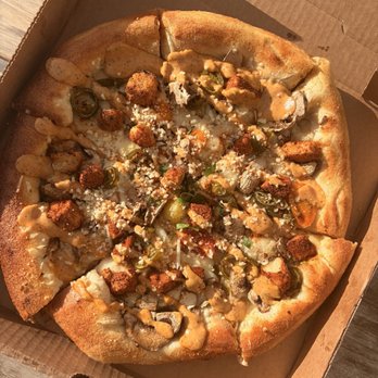 Tarantino's Vegan - Spicy Cajun chicken pizza - Vegan Near Me - Las Vegas, Nevada Tarantino's Vegan - Spicy Cajun chicken pizza - Vegan Near Me - Las Vegas, Nevada