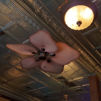 Cravin Thai - Cool ambience - lotus fan and metal ceiling. - Thai Near Me - Hamburg, New Jersey