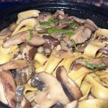 Pisticci - Fettuccine al Funghi - Italian Near Me - New York, New York Pisticci - Fettuccine al Funghi - Italian Near Me - New York, New York