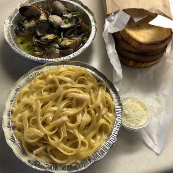 Renato's - Fettuccine Alfredo clams w white wine broth - Pizza Near Me - Westminster, California Renato's - Fettuccine Alfredo clams w white wine broth - Pizza Near Me - Westminster, California
