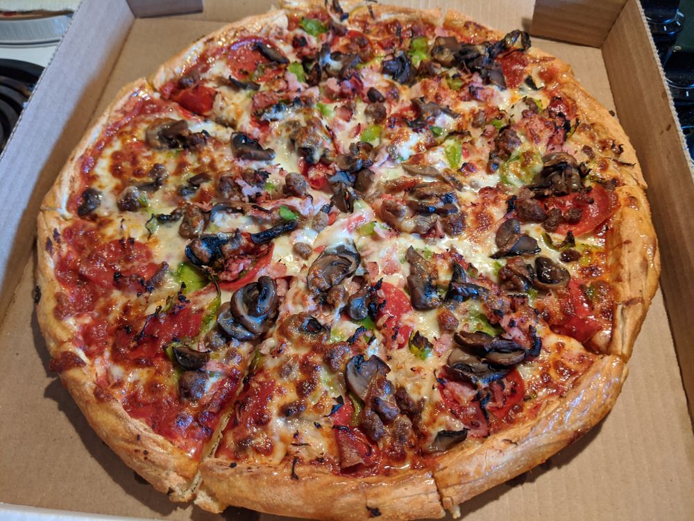 Buccilli's Pizza - Clare Logo