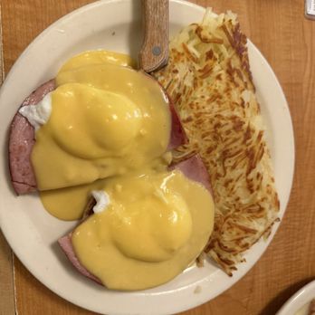 Lil' Jon Restaurant & Lounge - Eggs Benedict* - Lounges Near Me - Bellevue, Washington Lil' Jon Restaurant & Lounge - Eggs Benedict* - Lounges Near Me - Bellevue, Washington