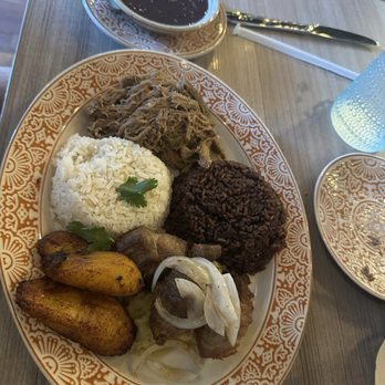 Havana Heights - Cuban Near Me - Friendswood, Texas