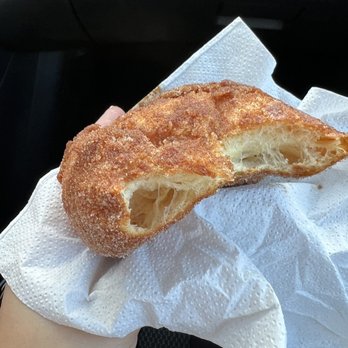 Leonard's Bakery - OMG AMAZING! Cinnamon! - Bakeries Near Me - Honolulu, Hawaii Leonard's Bakery - OMG AMAZING! Cinnamon! - Bakeries Near Me - Honolulu, Hawaii