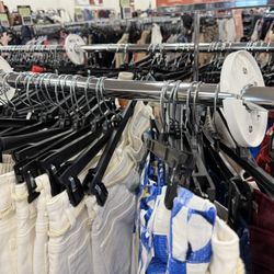 Kohl's - Wrong size clothing on a rack