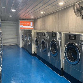 Beach Laundry - Brand new SpeedQueen Quantum Touch equiptment installed June 2021 - Laundromat Near Me - Gulf Breeze, Florida