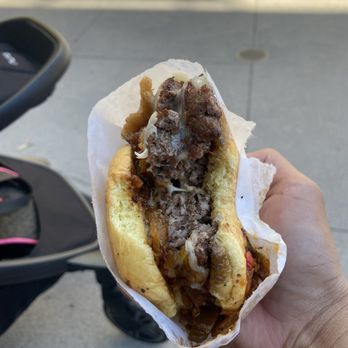 Shake Shack 6201 Hollywood - Hollywood & Gower - Bourbon burger - Burgers Near Me - Los Angeles, California Shake Shack 6201 Hollywood - Hollywood & Gower - Bourbon burger - Burgers Near Me - Los Angeles, California