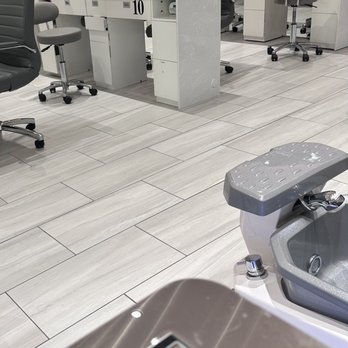 Les Mains Nail Bar - Nail Salons Near Me - Atlanta, Georgia