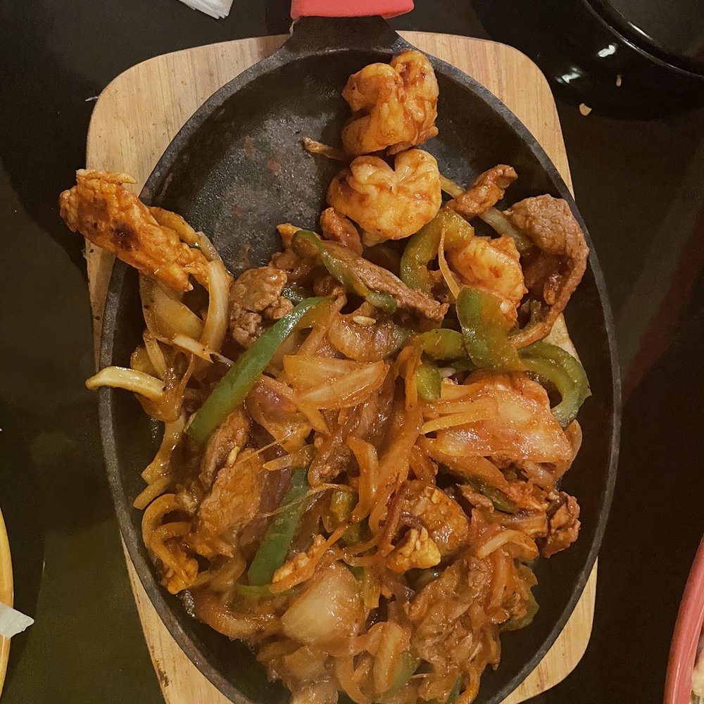 Tequila Azteca Mexican Restaurant - Fajita trío meat and vegetables - Sports Bars Near Me - Vero Beach, Florida Tequila Azteca Mexican Restaurant - Fajita trío meat and vegetables - Sports Bars Near Me - Vero Beach, Florida