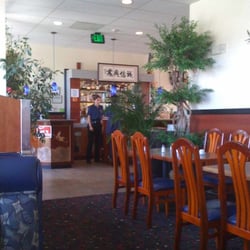 Golden Phoenix Chinese Restaurant - Dinning area at the Golden Phoenix