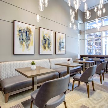 180 North Jefferson - Lobby Seating Area - Apartments Near Me - Chicago, Illinois