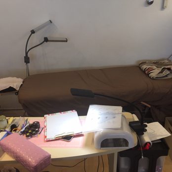 BeautyHolic - No privacy will you get you lash extensions. Just lay down in the nail salon? - Nail Salons Near Me - Honolulu, Hawaii BeautyHolic - No privacy will you get you lash extensions. Just lay down in the nail salon? - Nail Salons Near Me - Honolulu, Hawaii