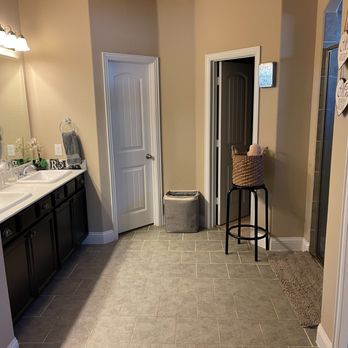 New Look Remodeling - Old master bathroom - General Contractors Near Me - Celina, Texas