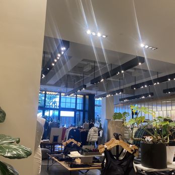 Aritzia - Inside the store - Accessories Near Me - San Diego, California Aritzia - Inside the store - Accessories Near Me - San Diego, California