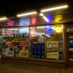 Tobacco Hut - LED signs