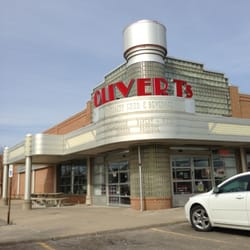 Oliver T's Market - Outside