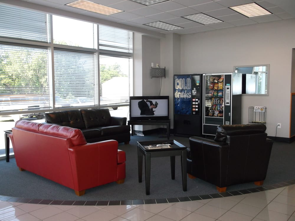 TDR AUTO PLAZA Updated October 2024 23 Photos & 16 Reviews 801 N