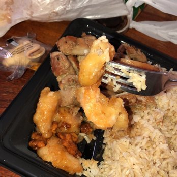 Panda Express - Paid $1.25 for a premium entree and only received 5 pieces of shrimp!? - Chinese Near Me - Tucson, Arizona Panda Express - Paid $1.25 for a premium entree and only received 5 pieces of shrimp!? - Chinese Near Me - Tucson, Arizona