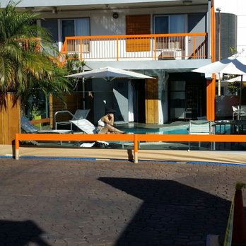 The Tangerine - Long distance pic of pool - Hotels Near Me - Burbank, California The Tangerine - Long distance pic of pool - Hotels Near Me - Burbank, California