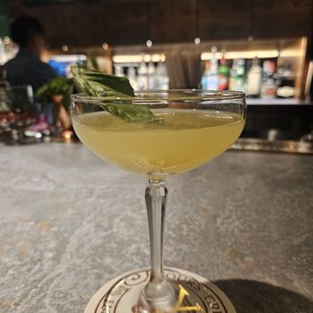 Yours Truly - Im a fan and will be back - Speakeasies Near Me - Honolulu, Hawaii