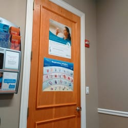Pang Family Clinic - The door I have been looking at for over an hour now