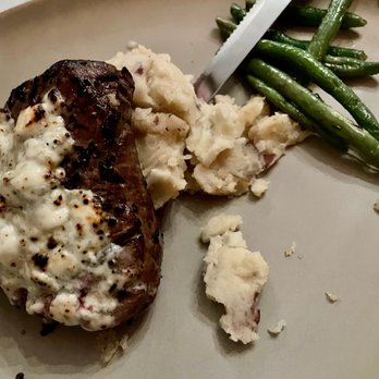 Mean Deans Local Kitchen - Blue cheese crusted filet mignon - Soup Near Me - Bradenton, Florida Mean Deans Local Kitchen - Blue cheese crusted filet mignon - Soup Near Me - Bradenton, Florida