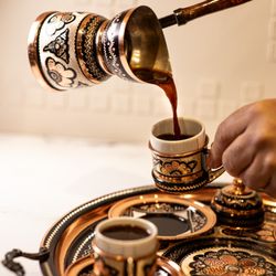 Moka & Co - Pouring-Turkish-Coffee-Moka-Co