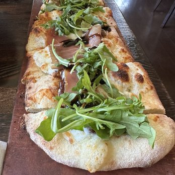 Cosimo's Poughkeepsie - Prosciutto and Fig Flatbread - Italian Near Me - Poughkeepsie, New York