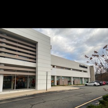 Crate & Barrel - Home Decor Near Me - Paramus, New Jersey
