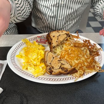 Waffle House - Eggs raisin bread and hash brown - Diners Near Me - North Augusta, South Carolina Waffle House - Eggs raisin bread and hash brown - Diners Near Me - North Augusta, South Carolina