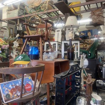 Claypoole's General Store - 2/4/24 interior offerings - Used, Vintage & Consignment Near Me - Lehighton, Pennsylvania Claypoole's General Store - 2/4/24 interior offerings - Used, Vintage & Consignment Near Me - Lehighton, Pennsylvania