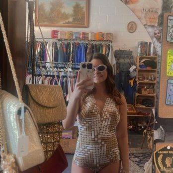 Off The Threads - Used, Vintage & Consignment Near Me - Las Vegas, Nevada