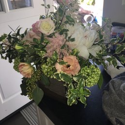 What a beautiful arrangement! I was incredibly impressed when these were delivered What a beautiful arrangement! I was incredibly impressed when these were delivered