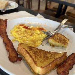 Julies Pancake House - Combo 3