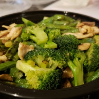 T1 Bento - Chicken and broccoli added mushroom and green beans with less salt and still good! - Thai Near Me - Doraville, Georgia T1 Bento - Chicken and broccoli added mushroom and green beans with less salt and still good! - Thai Near Me - Doraville, Georgia