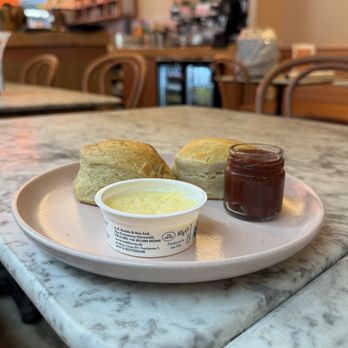 Cutter and Squidge - Cafes Near Me - Soho, XGL Cutter and Squidge - Cafes Near Me - Soho, XGL